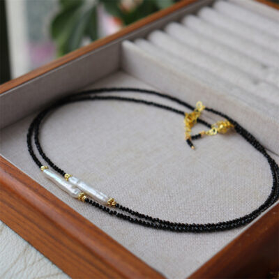 Freshwater-Pearl-Silver-Bar-Black-Spinel-Choker-Over-Details