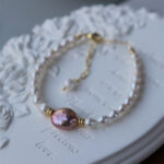 Pulsera hecha a mano con perlas francesas de agua dulce en capas.