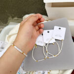 Pulsera ajustable con detalles de perlas barrocas de agua dulce natural