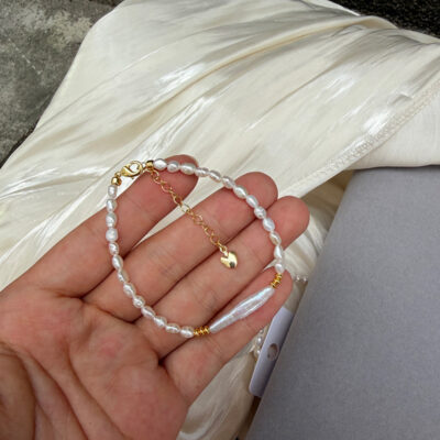Natural-Freshwater-Baroque-Pearl-Adjustable-Band-Over-Details