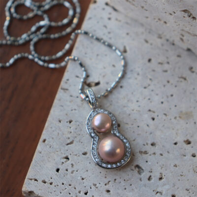 Natural-Freshwater-Pearl-Set-Gourd-Pendant-Necklace