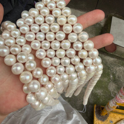 10-13mm Natural Lustrous Round Freshwater Pearls