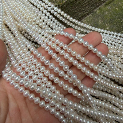 5-5.5mm White Auroral Round Freshwater Pearl Strand