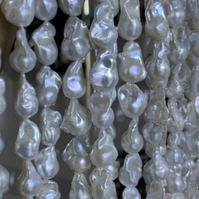 Perles baroques d'eau douce aux reflets aurore, 14-22 mm