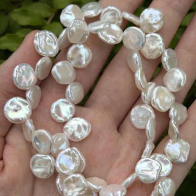 Perle d'eau douce naturelle de 10 mm avec des couches épaisses ressemblant à des pétales