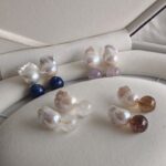 Boucles d'oreilles baroques en perles d'eau douce, lapis-lazuli et cristal