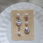Boucles d'oreilles françaises originales baroques en perles AB, style irrégulier, avec détails apparents