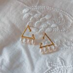 Gold-Plated-Copper-Freshwater-Pearl-Triangle-Studs-Details