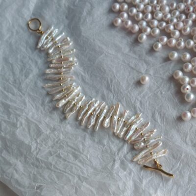 Gold-Toggle-Natural-Freshwater-Baroque-Pearl-Bracelet