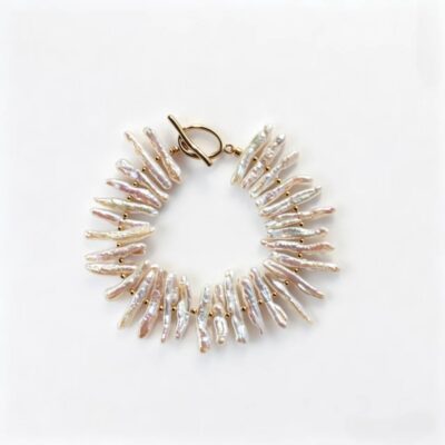 Gold-Toggle-Natural-Freshwater-Baroque-Pearl-Bracelet-Details