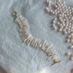 Gold-Toggle-Natural-Freshwater-Baroque-Pearl-Bracelet-Details-Show