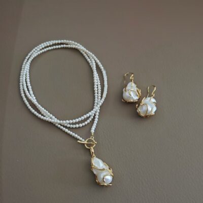 Handmade-Baroque-Freshwater-Pearl-Hoop-Earrings-OT-Clasp