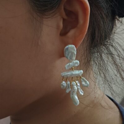 Pendientes de botón franceses de perlas barrocas de agua dulce, hechos a mano.