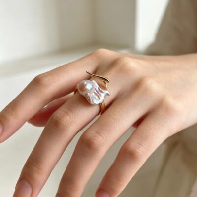 Anillo ajustable con perlas barrocas de agua dulce natural