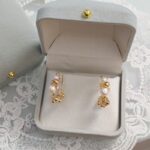 Natural-Freshwater-Pearl-Hoop-Stud-Earrings-Irregular-Design-Details-Show