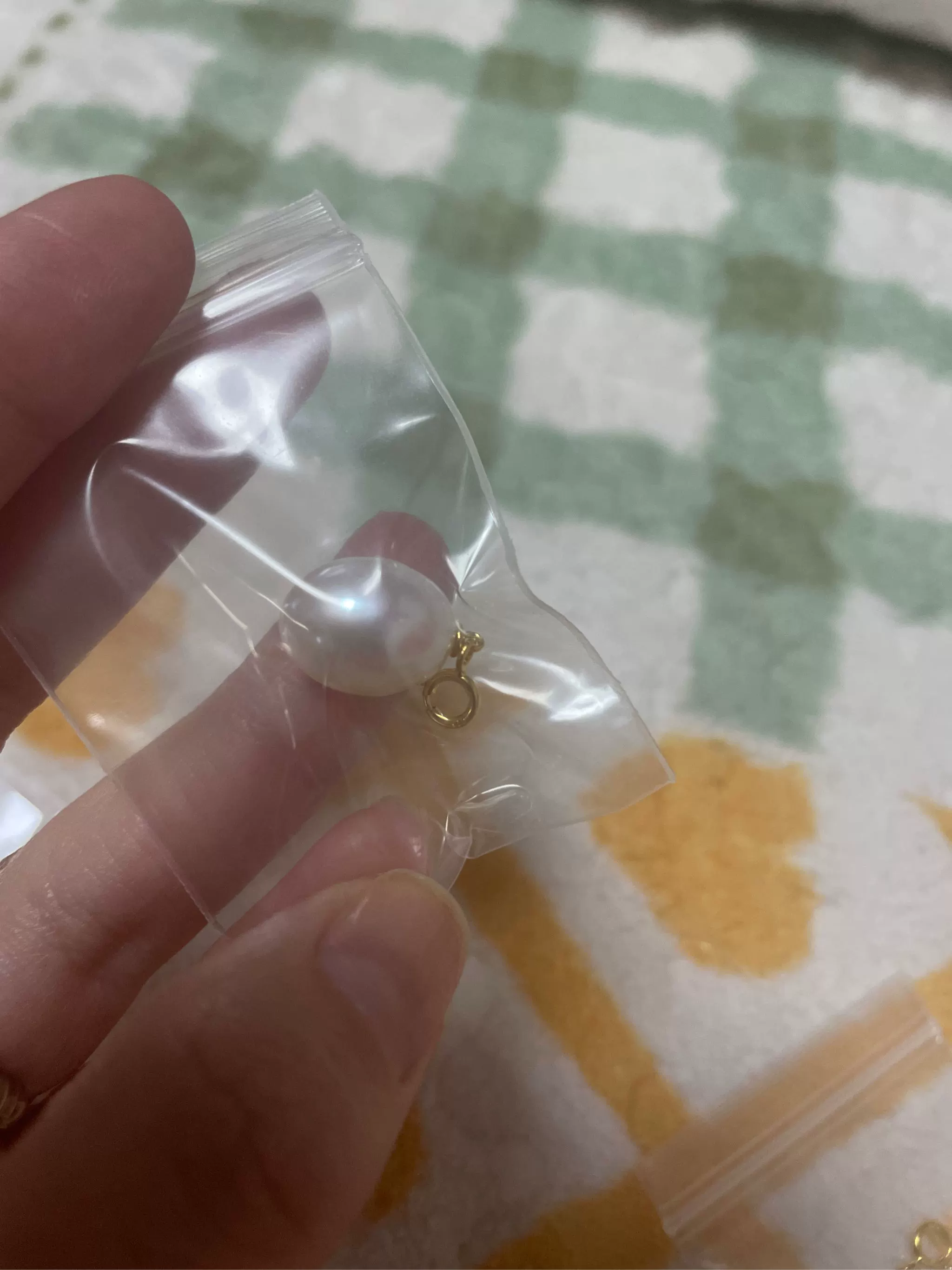 Fotorezension eines Anhängers aus 925er Silber, vergoldet, mit natürlicher Barockperle