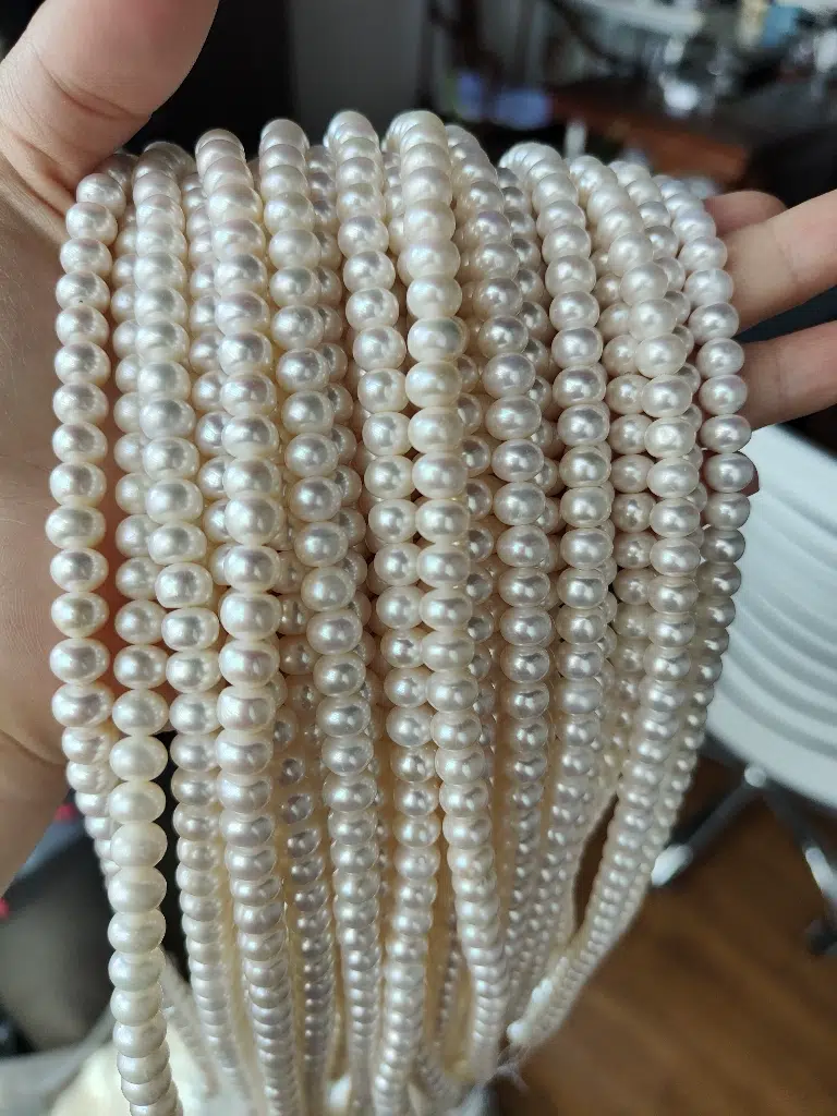 7-8 mm flache Süßwasserperle mit Knopf für DIY-Schmuck – Fotorezension
