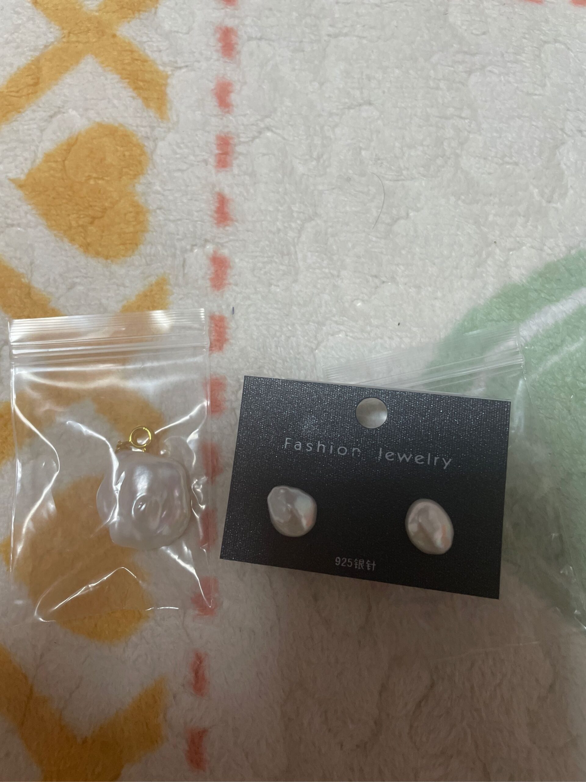 Reseña fotográfica de pendientes de perlas barrocas de agua dulce (S925)