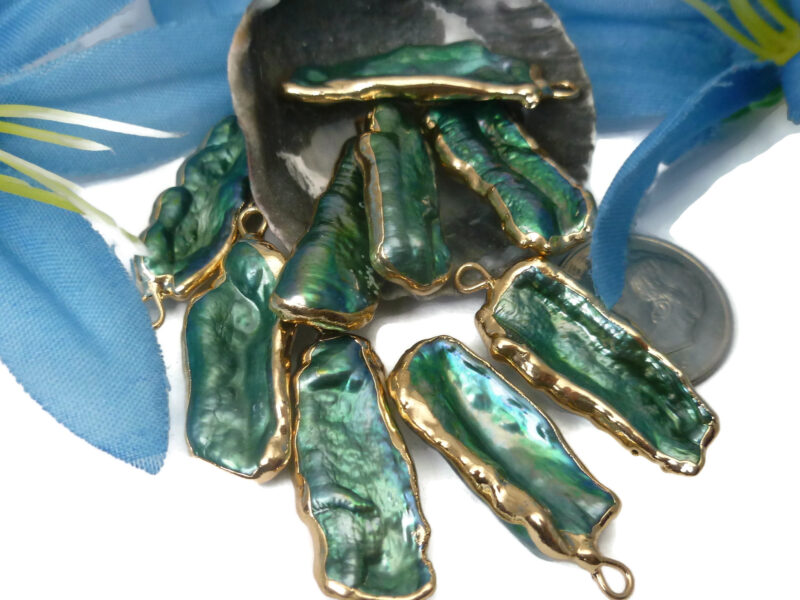 Electroplated Peacock Baroque Pearl Framed Pendant photo review