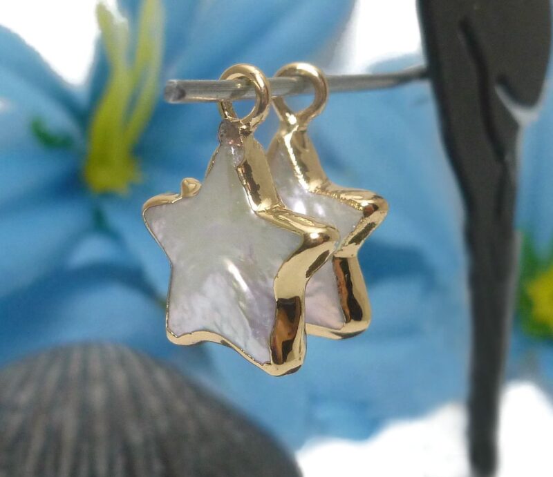 Star Baroque Freshwater Pearl Framed Pendant photo review