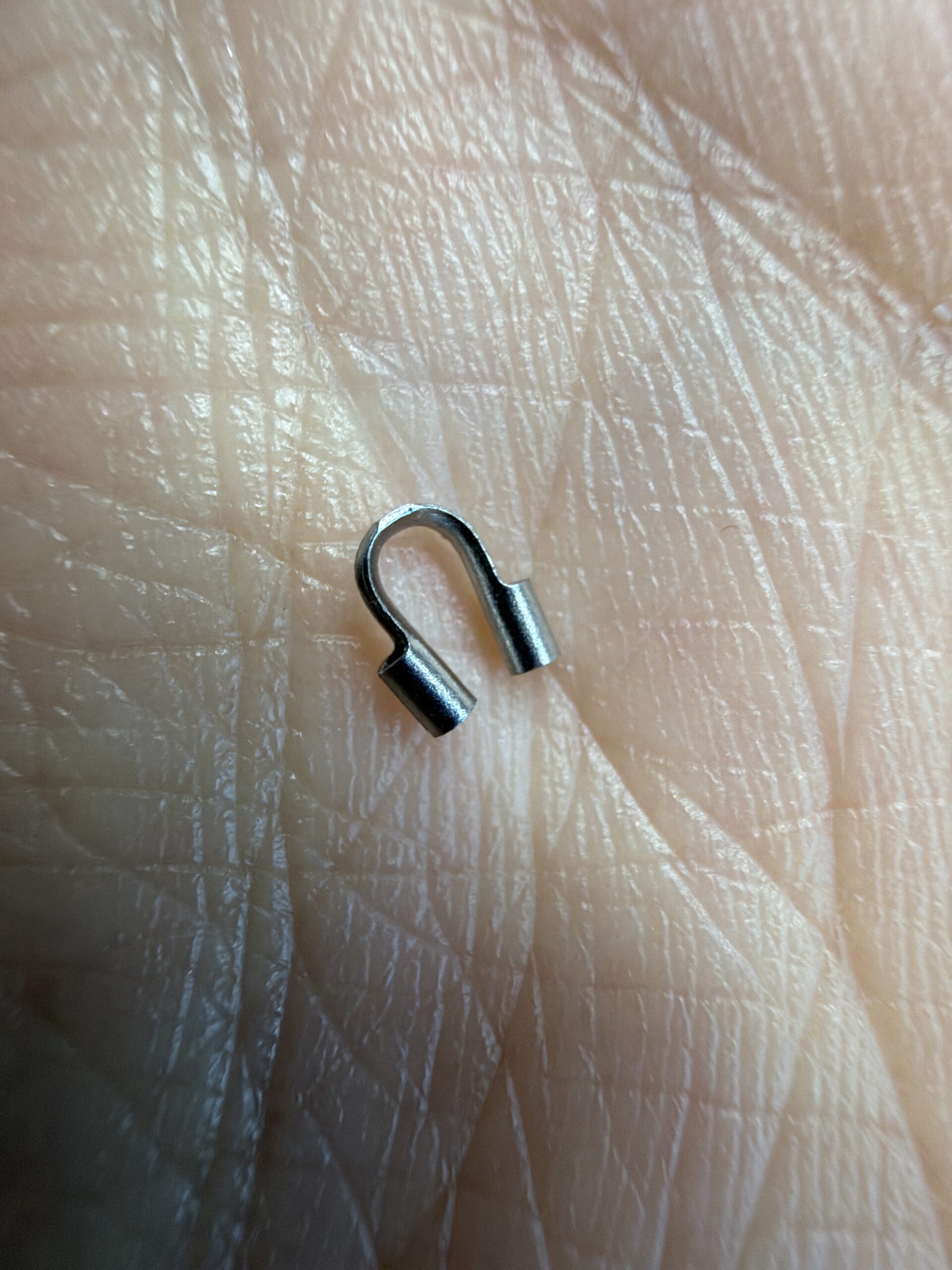 Fotorezension einer mit S925 Sterlingsilber überzogenen U-förmigen Endschnalle