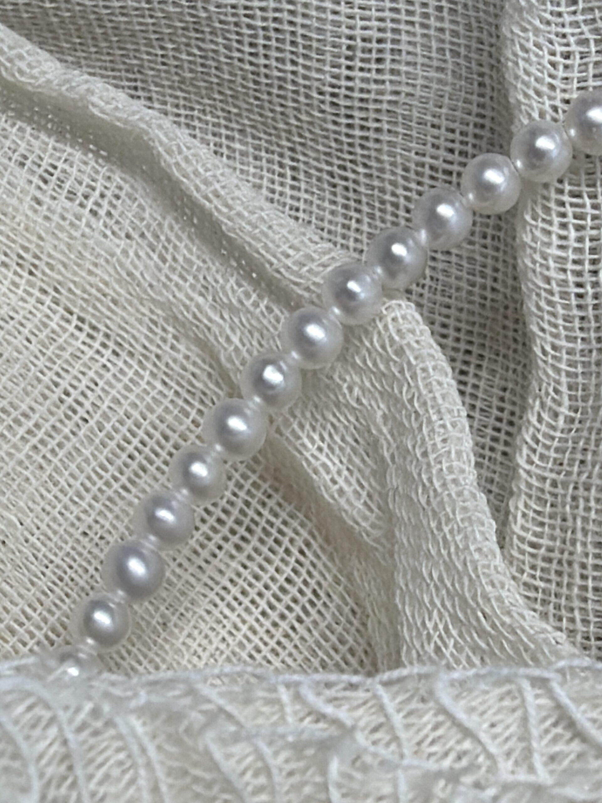 2.5-3mm Round Mini Natural Freshwater Pearls photo review