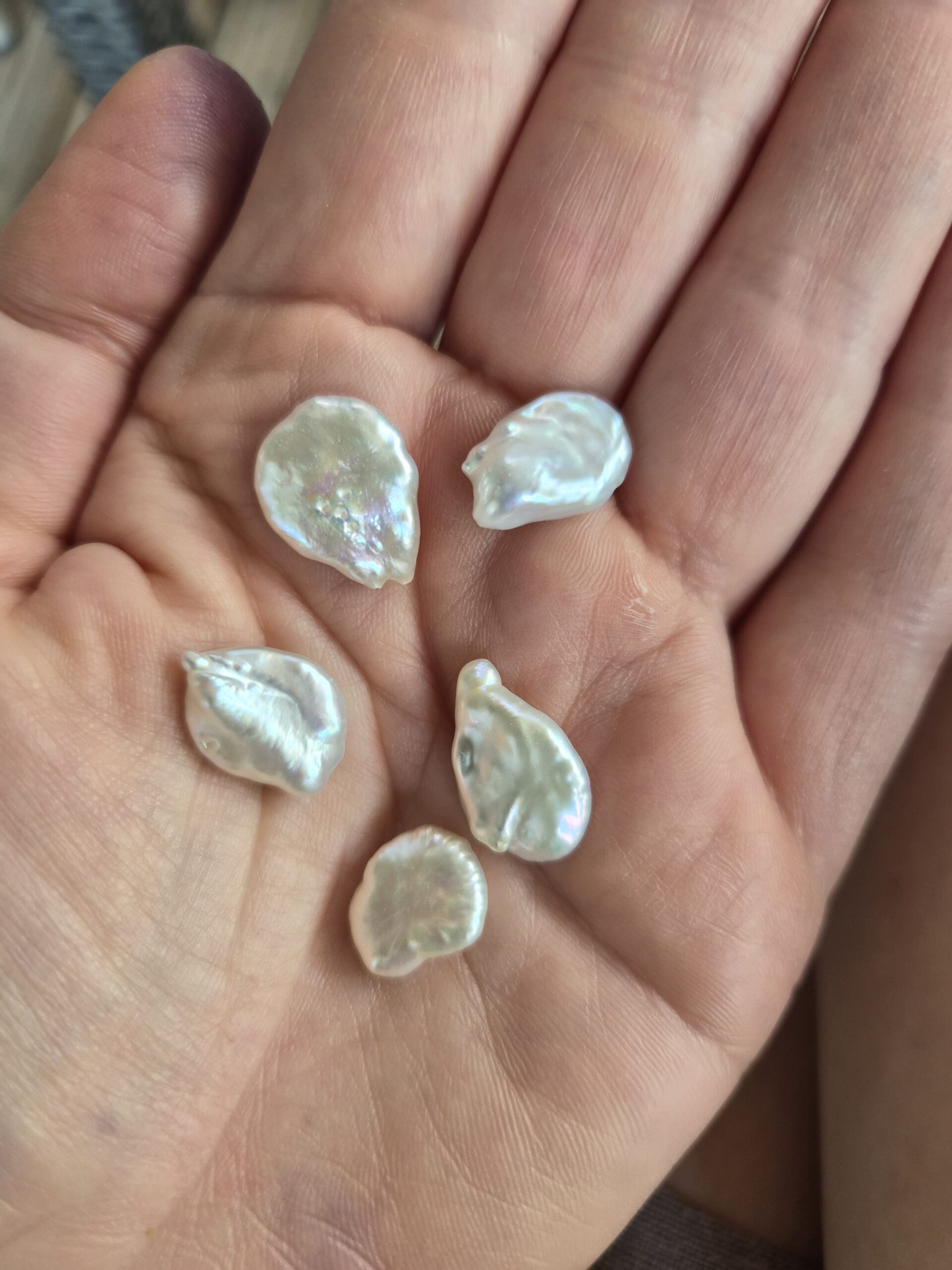 12mm Aurora White Thick Petal Natural Freshwater Pearl photo review
